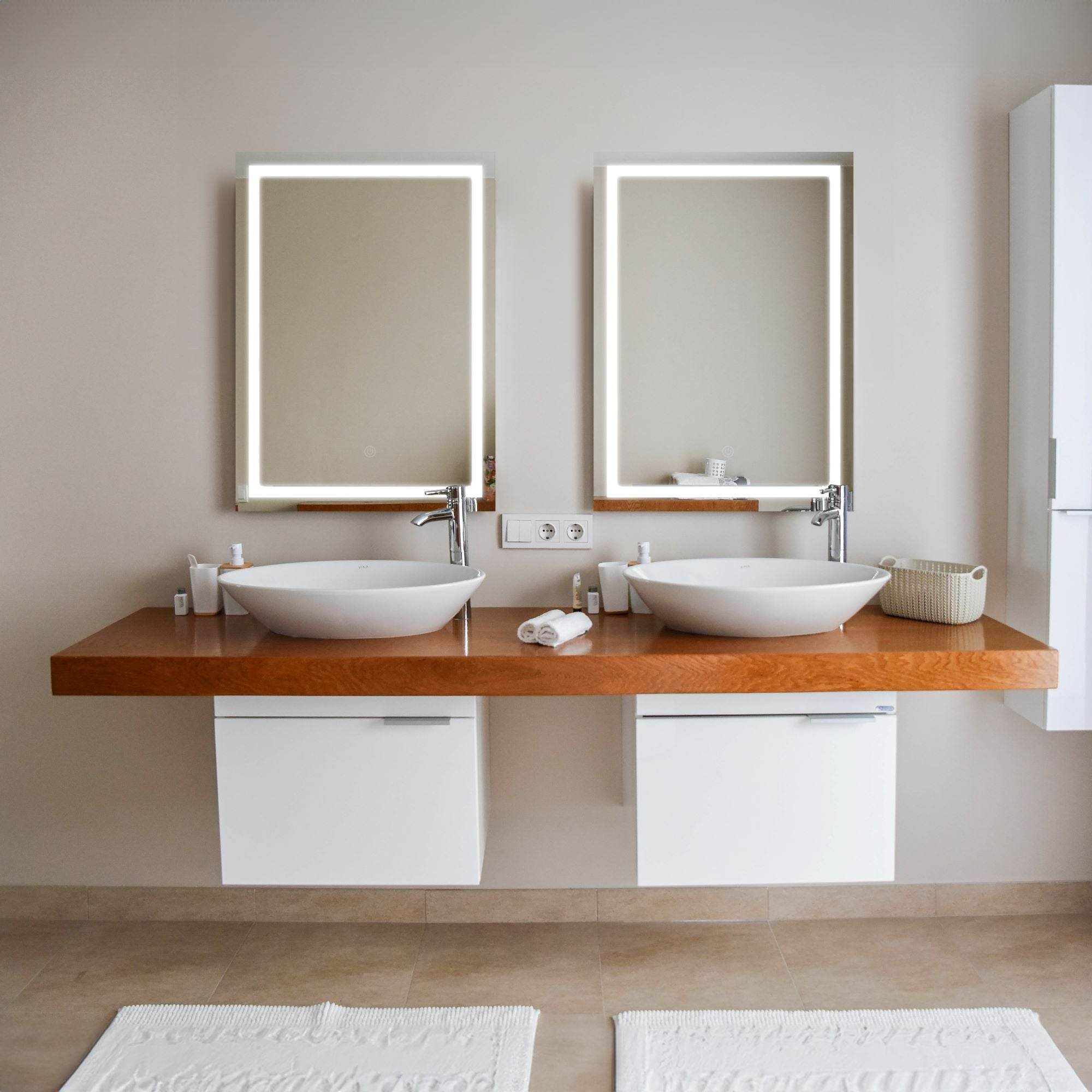 Riga Defogger Mirror with Dimmable LED – Luxury Illuminated Wall Mirror in 4 Sizes | Dreamwerks