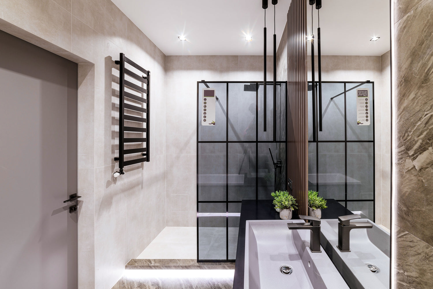Top Shower Tub Doors for Your Bathroom – Which One Should You Choose?