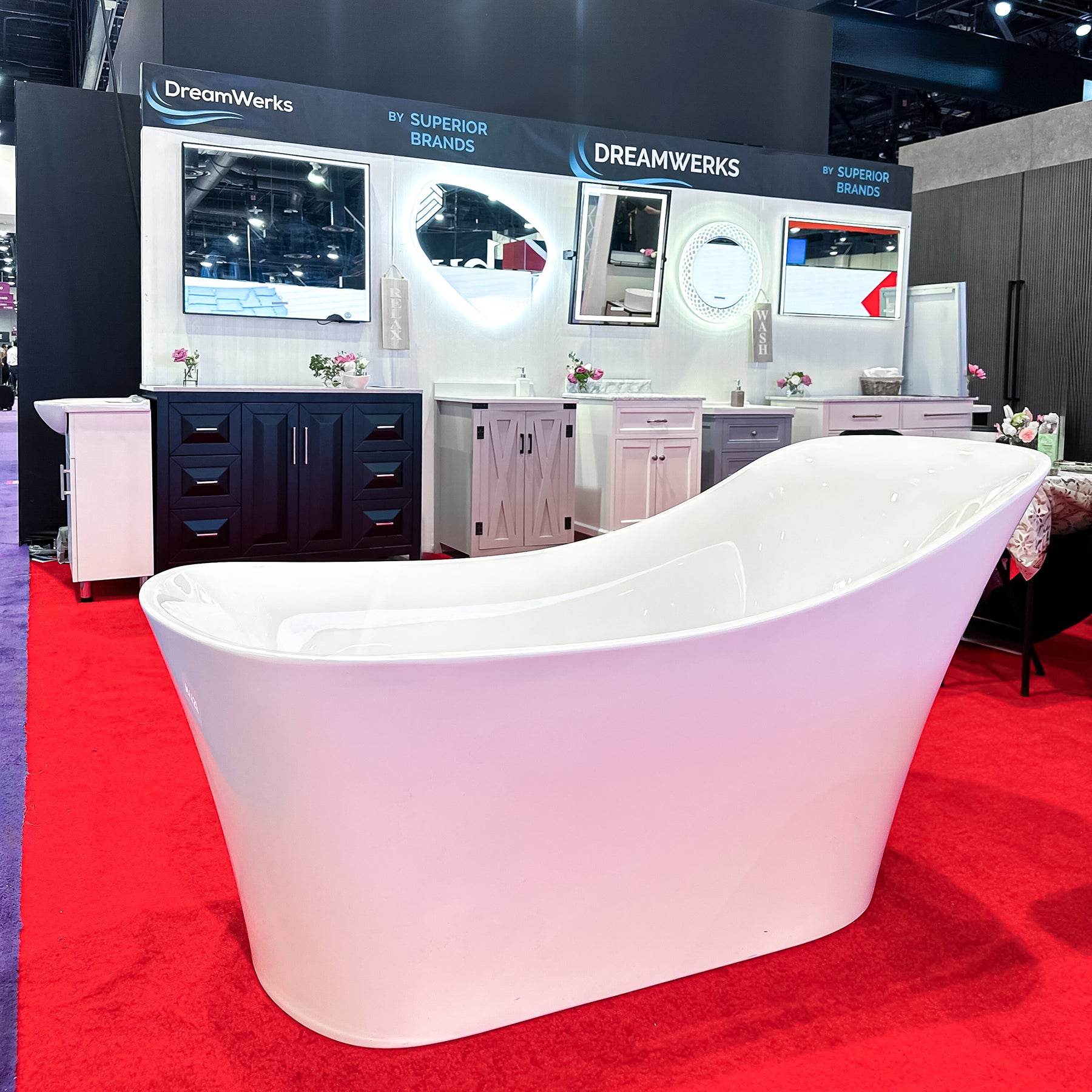 Dreamwerks 66.9" Acrylic Curved Flatbottom Bathtub in Glossy White - Dreamwerks